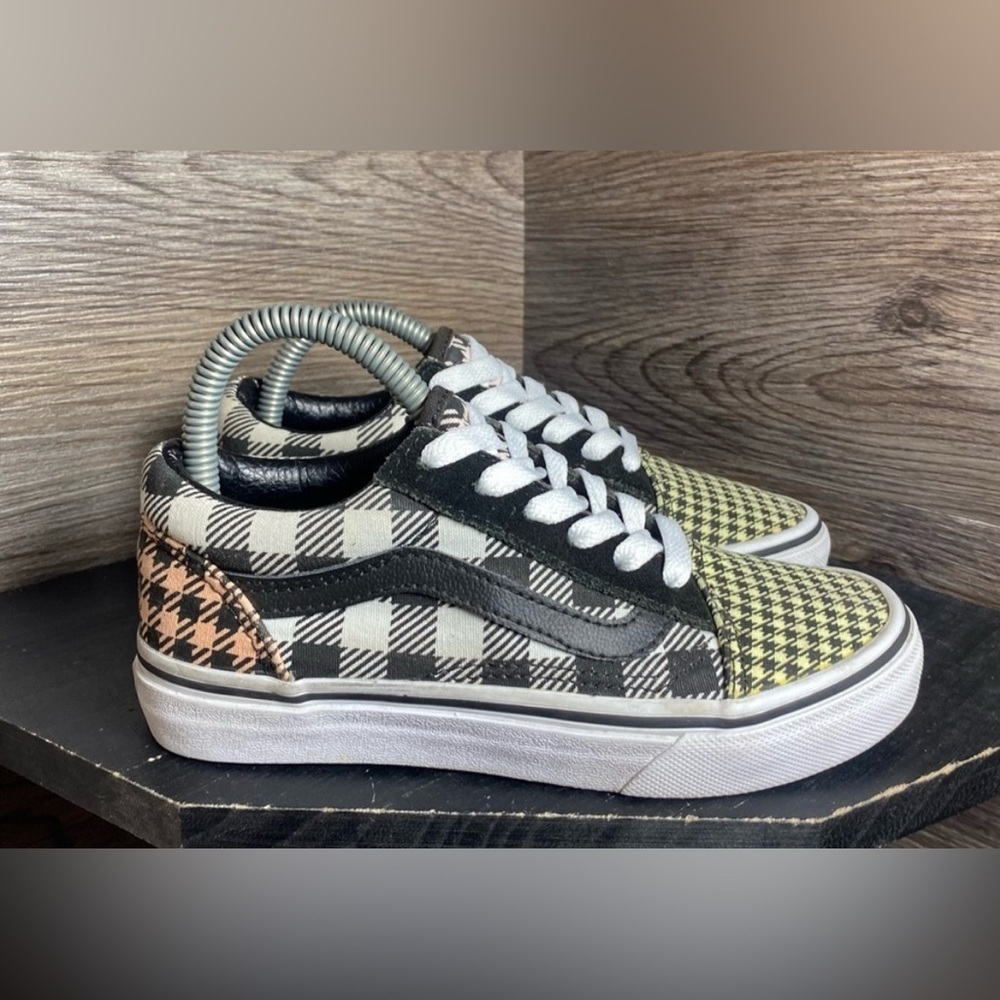 Vans Old Skool Plaid Sneakers